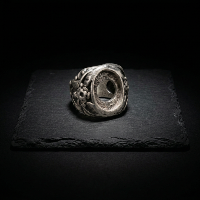 Mimi's ring